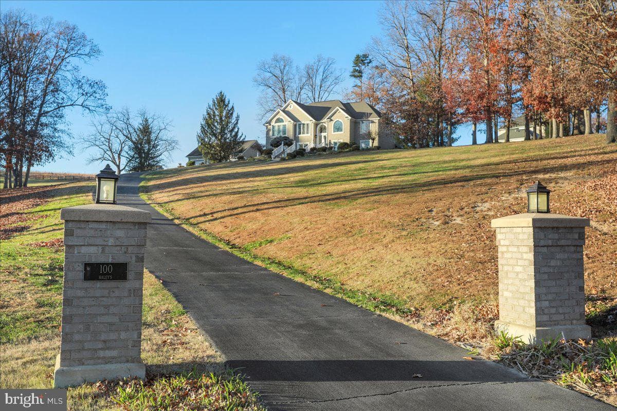 100 Cottage Drive photo 59