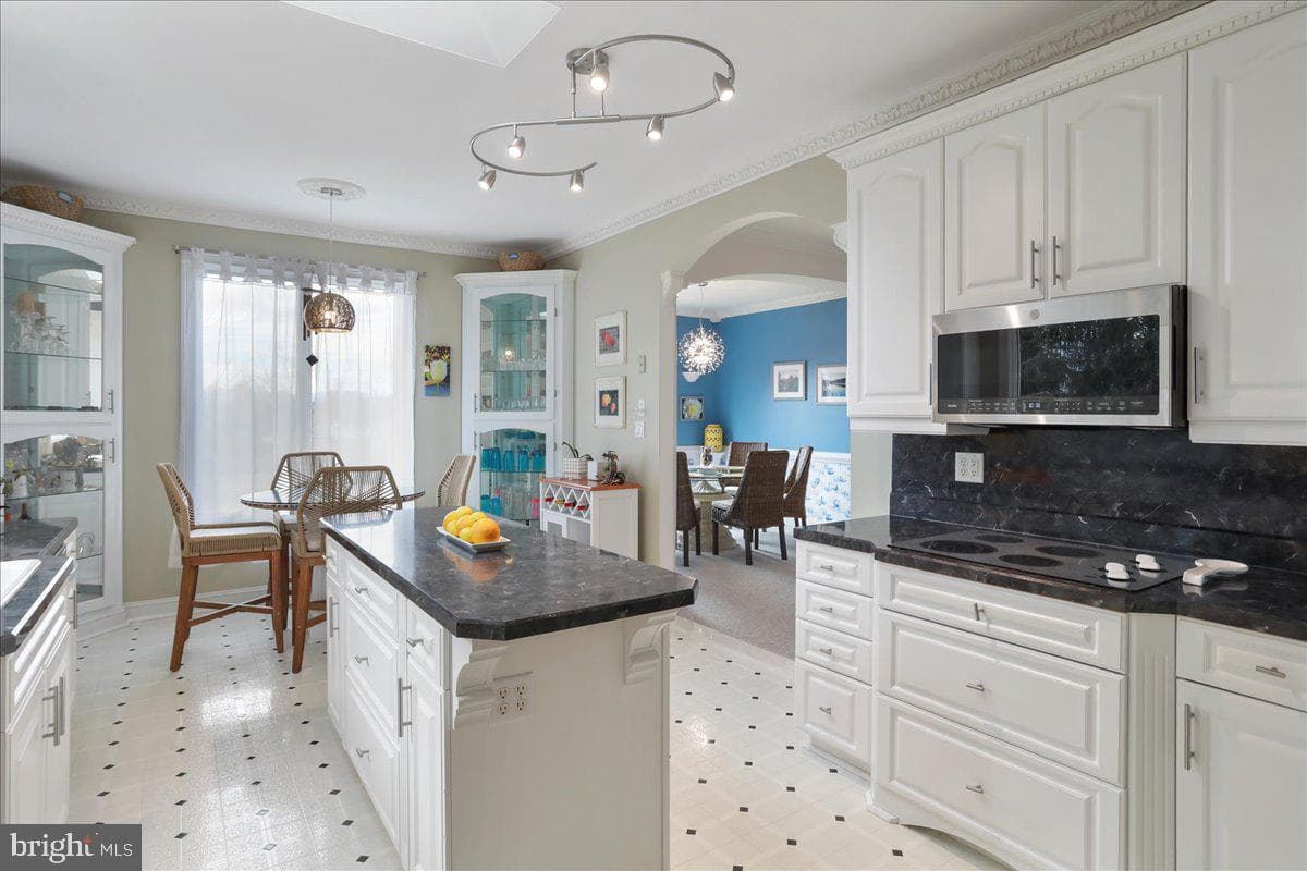 100 Cottage Drive photo 9