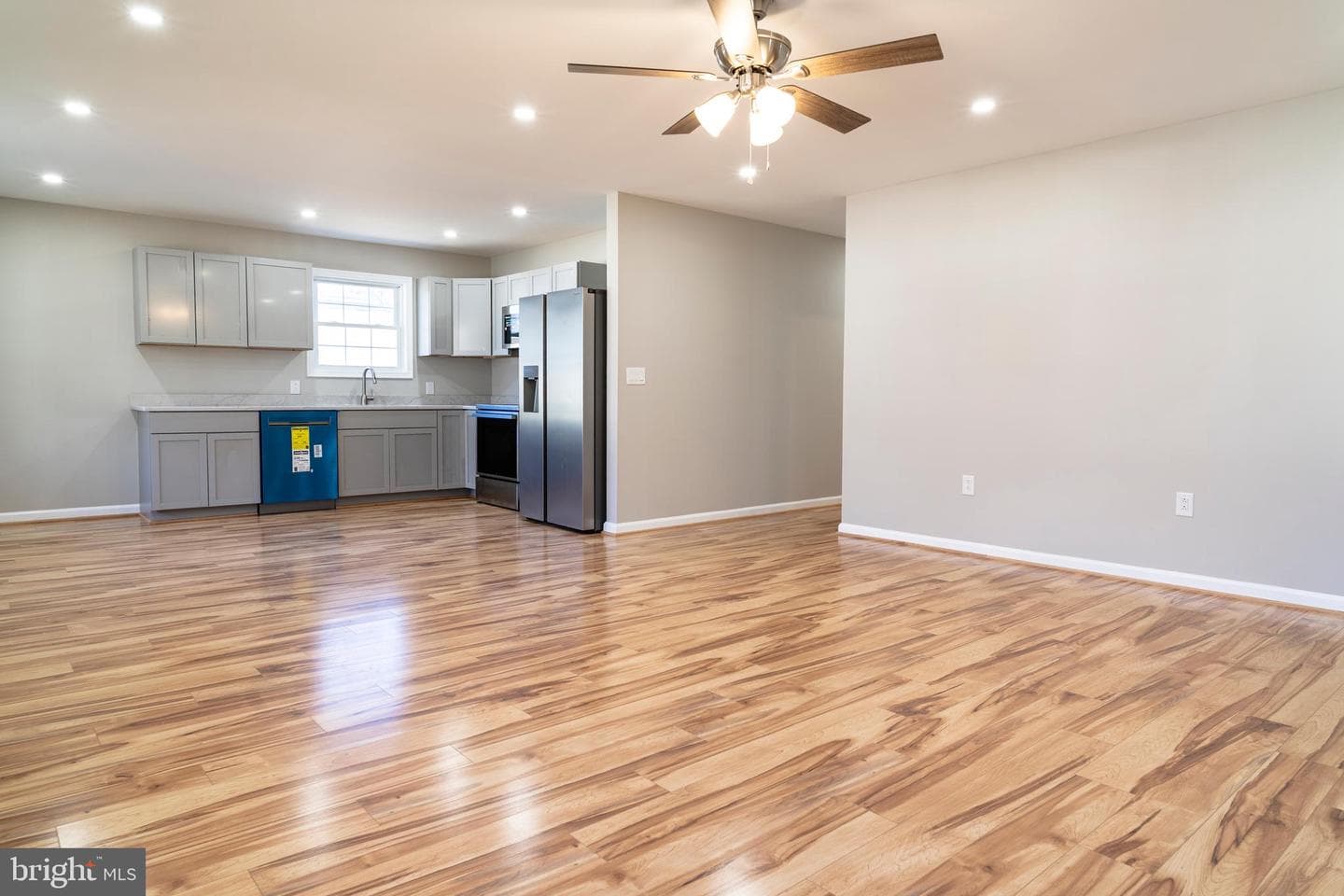 240 Deford Avenue photo 17