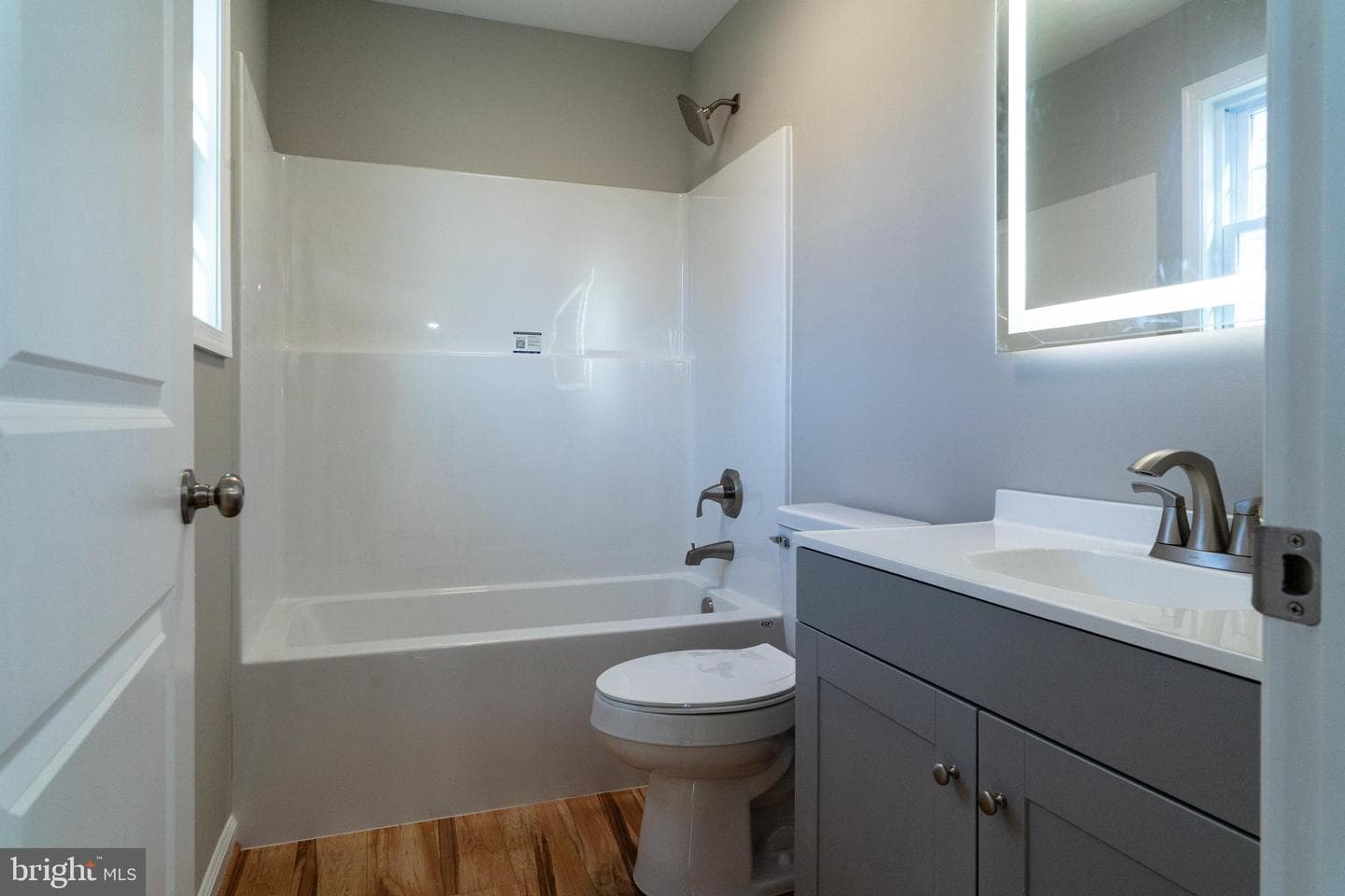 240 Deford Avenue photo 29