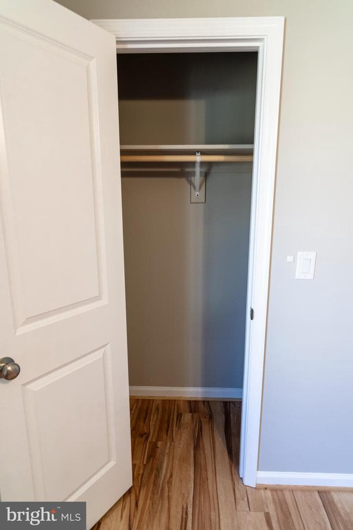 240 Deford Avenue photo 32