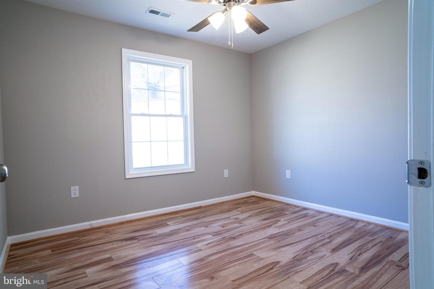 240 Deford Avenue photo 37