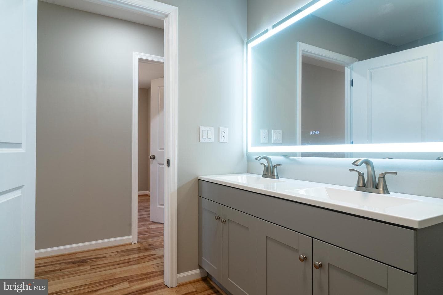 240 Deford Avenue photo 43