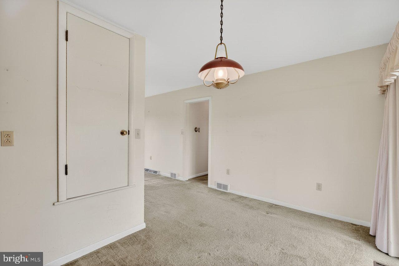 399 Whispering Hill Road photo 16