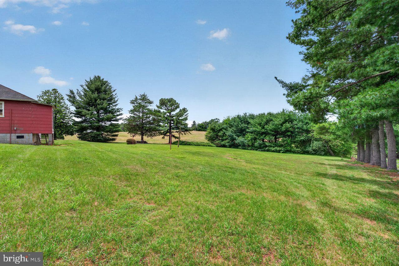 399 Whispering Hill Road photo 34