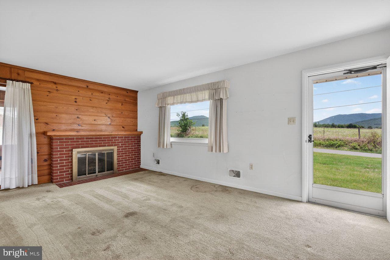 399 Whispering Hill Road photo 4