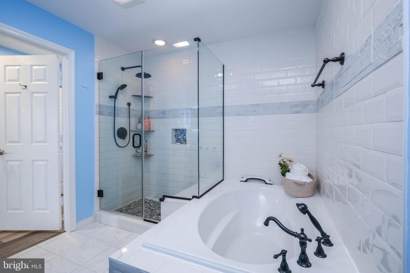 217 Silver Bell Lane photo 32