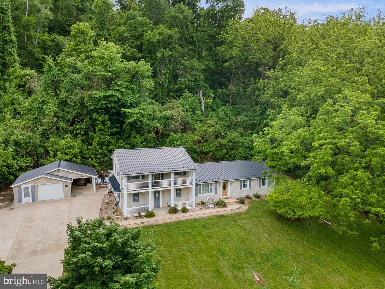 2586 Pine Grove Rd photo 4