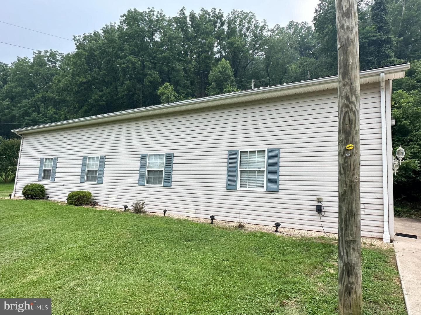 2586 Pine Grove Rd photo 6