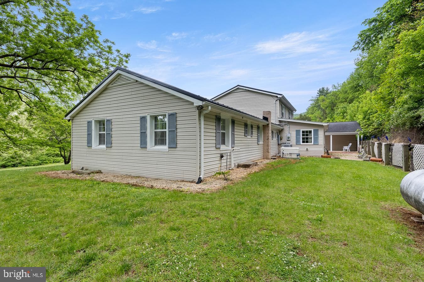 2586 Pine Grove Rd photo 8