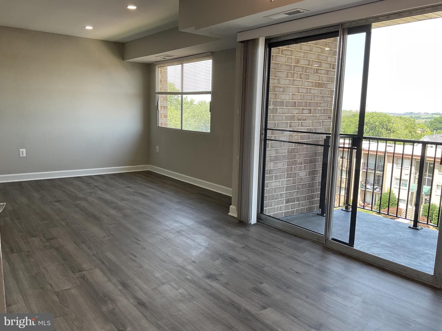 1602 Renate Dr # 303 photo 49