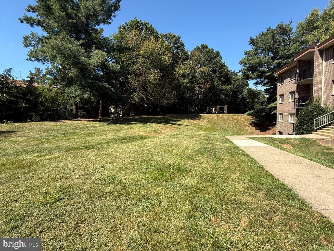 1602 Renate Drive #302 photo 5