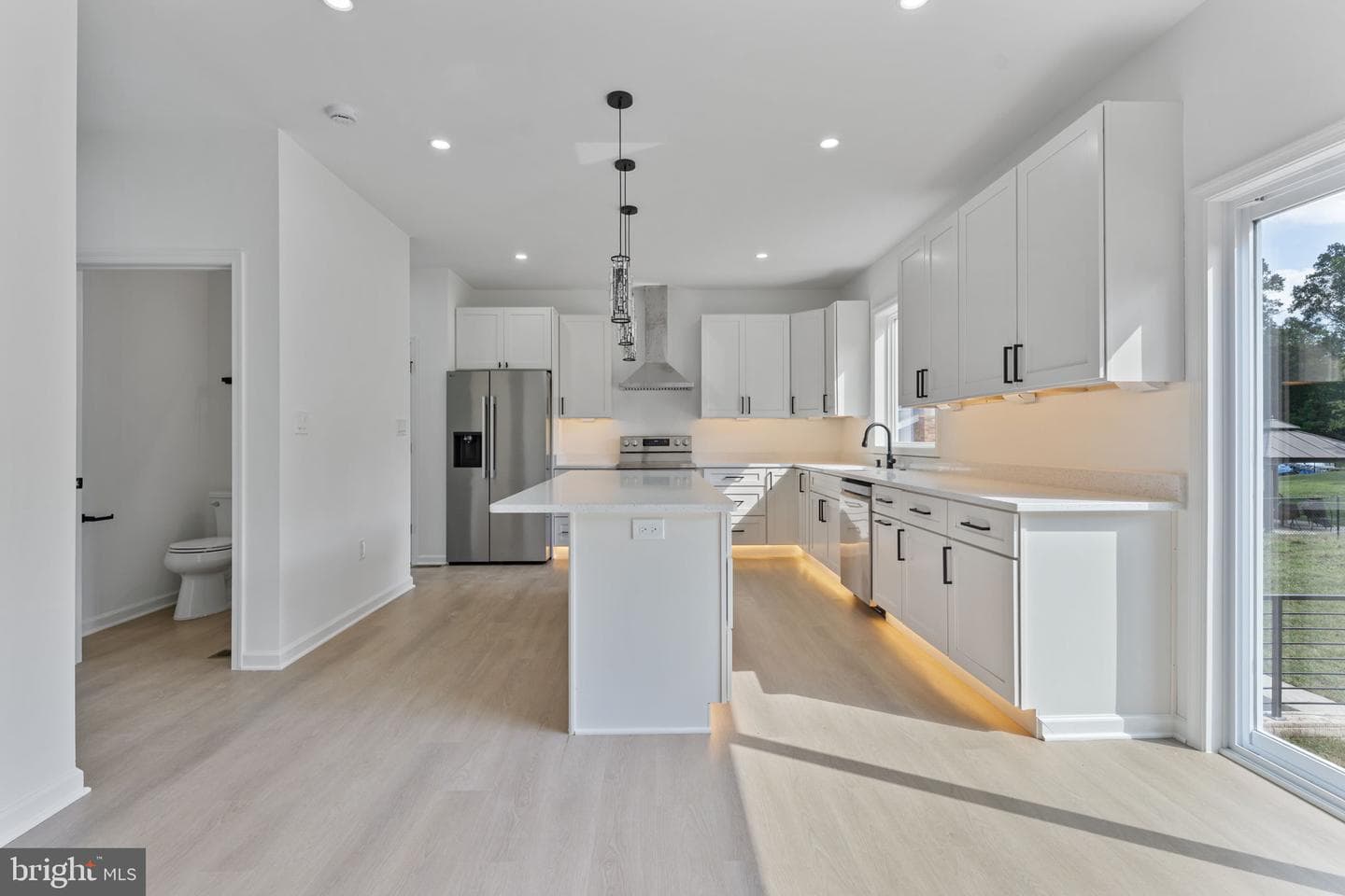 8111 Oak Street photo 12