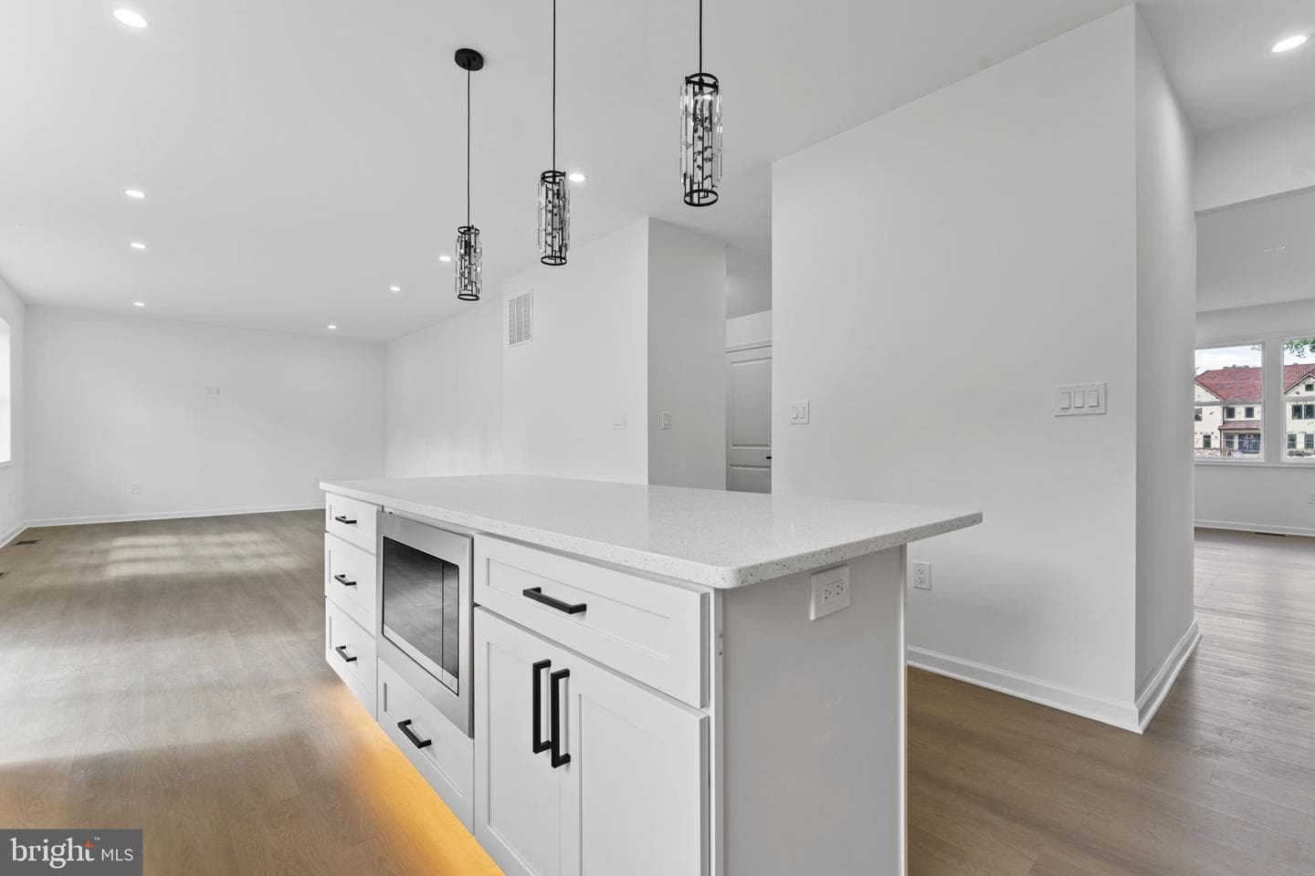 8111 Oak Street photo 13