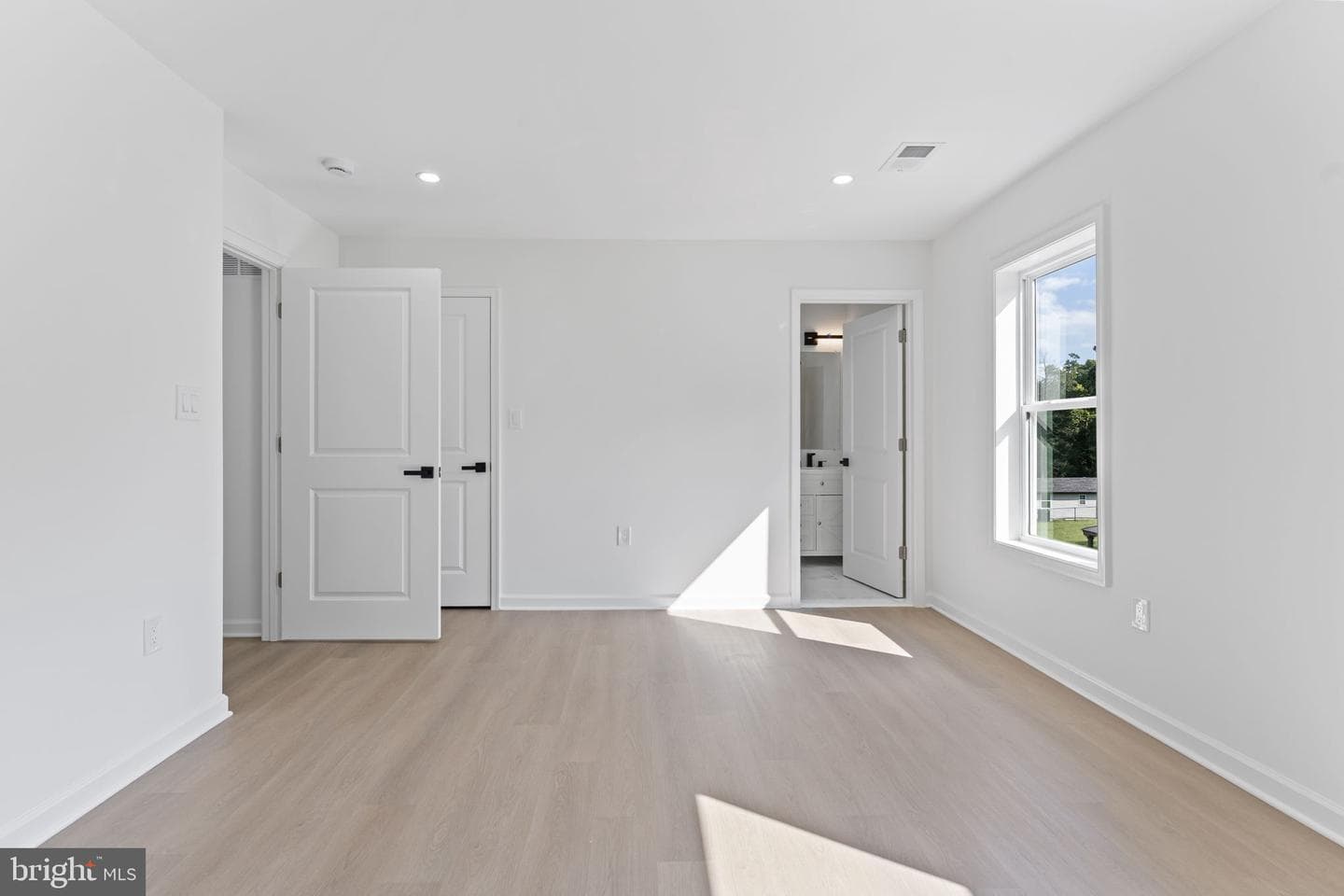 8111 Oak Street photo 27