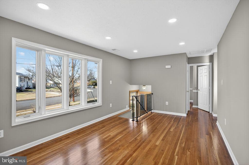 9503 Damascus Drive photo 10