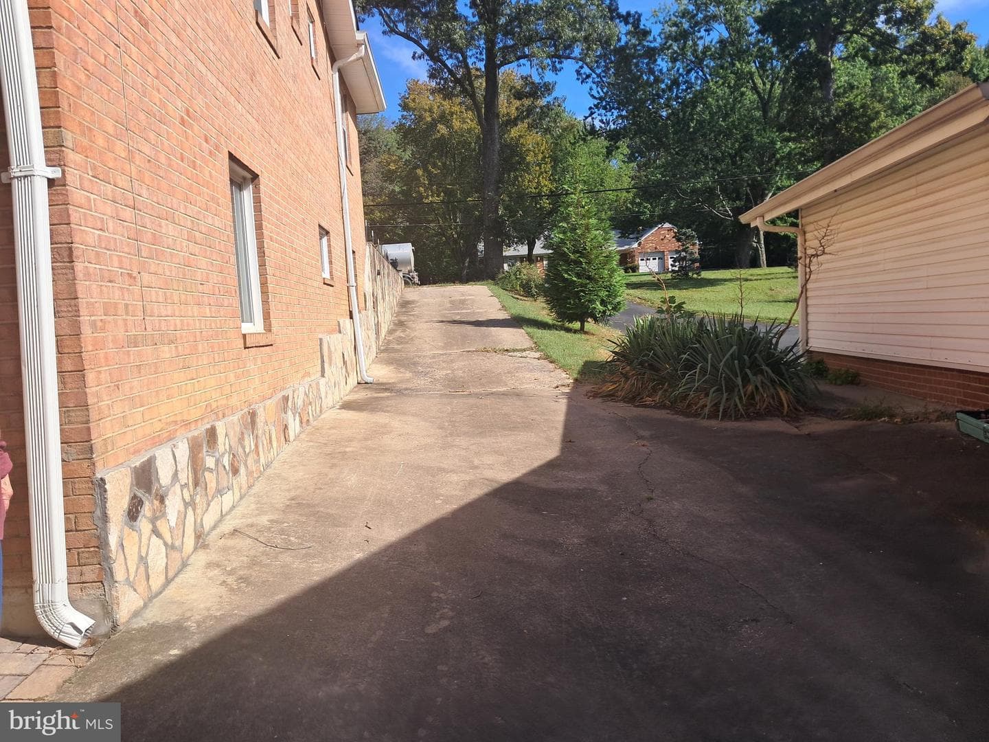 18306 Possum Point Road photo 10