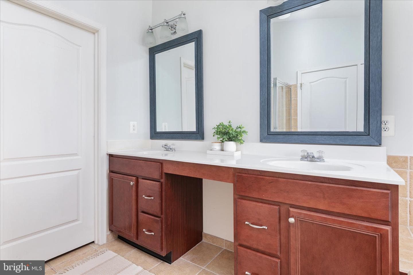 5711 Amelia Springs Circle photo 34