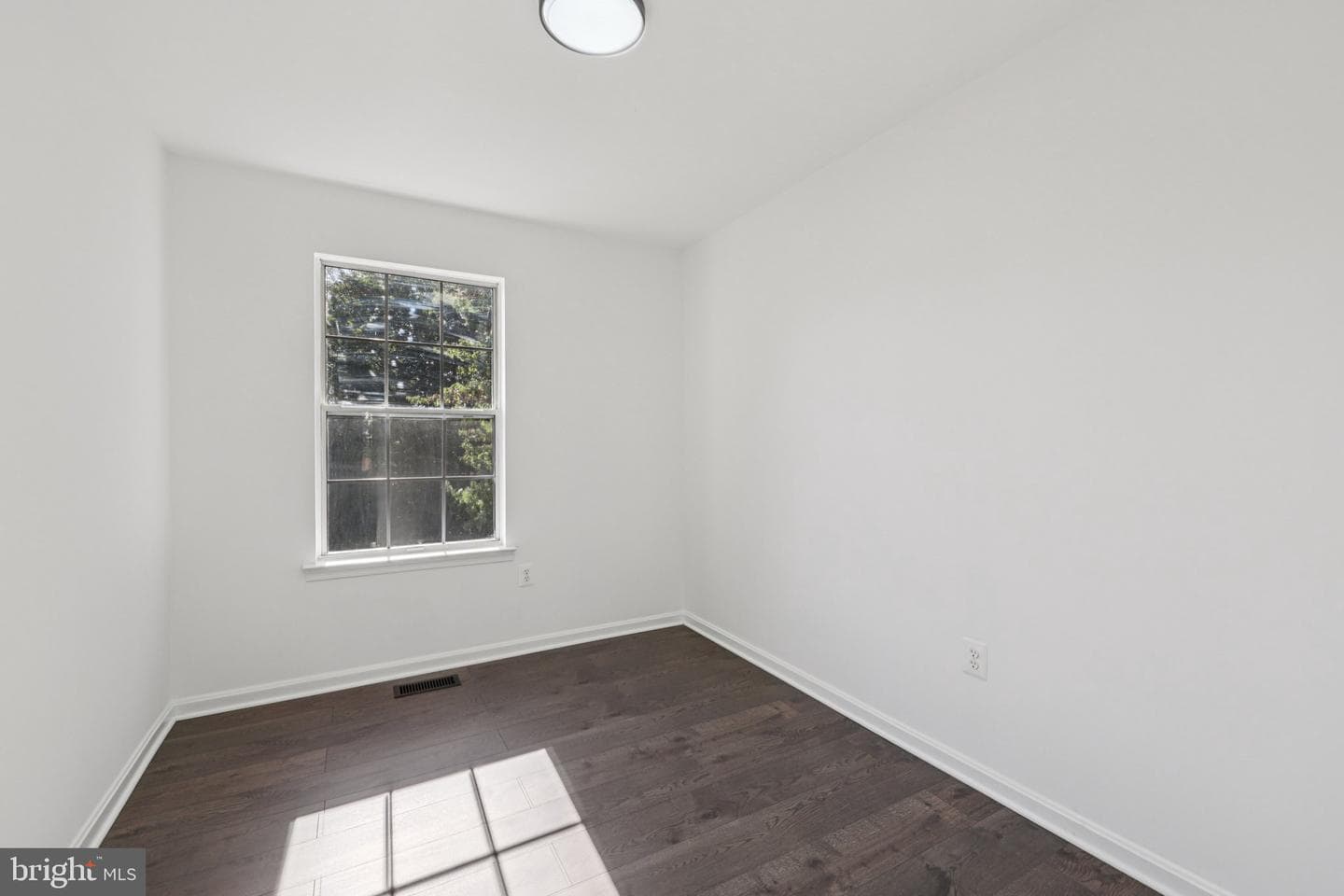 5154 Meeting Place photo 18