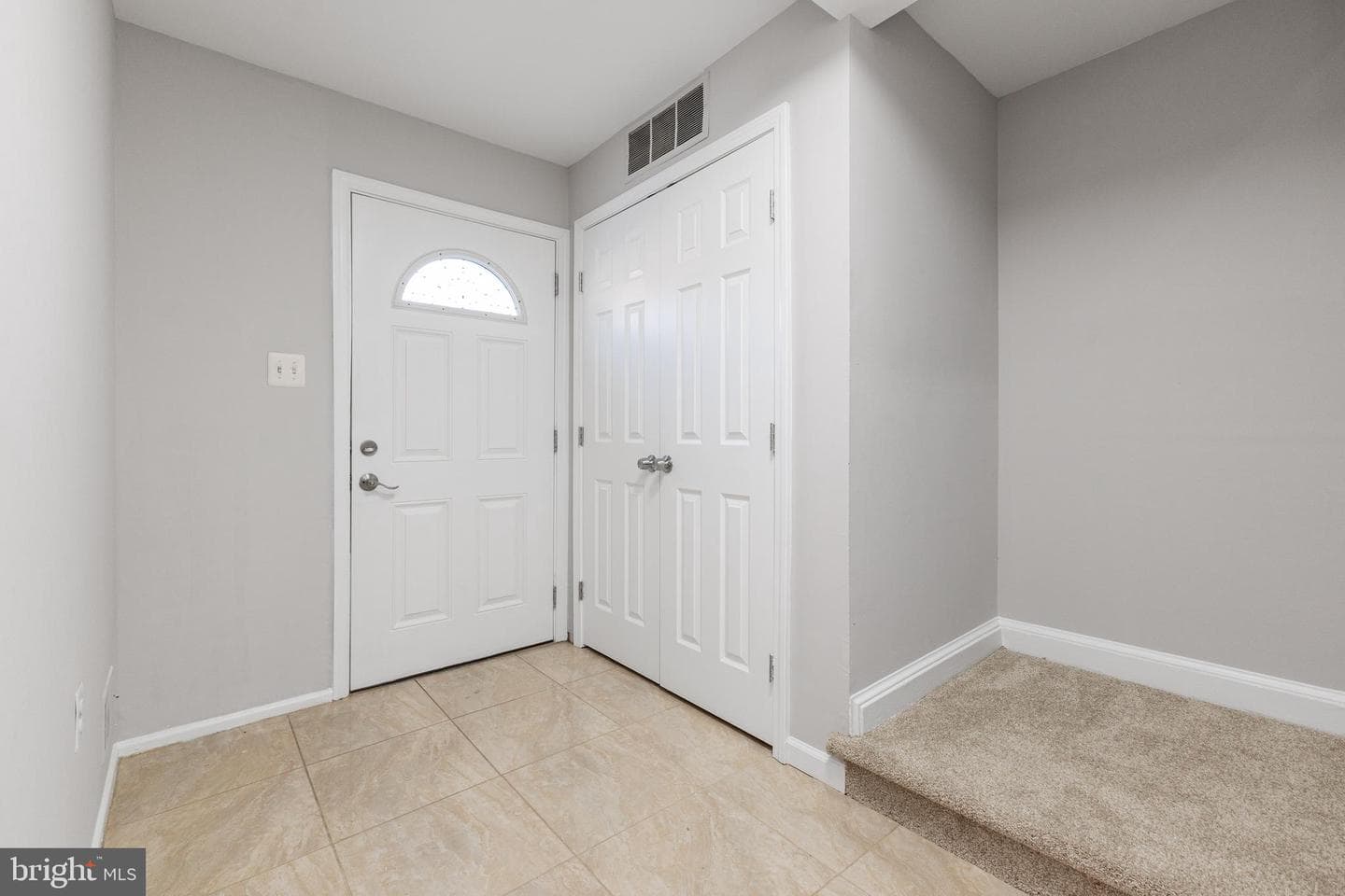 1427 Admiral Drive photo 2