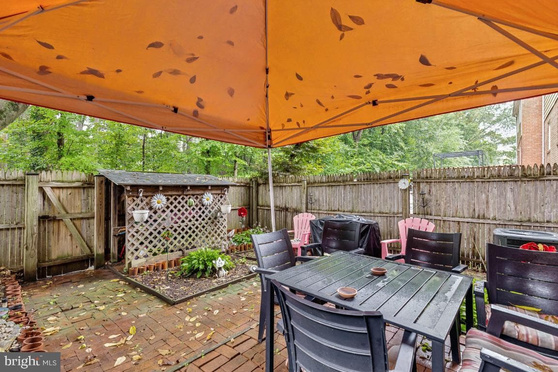 1427 Admiral Drive photo 25