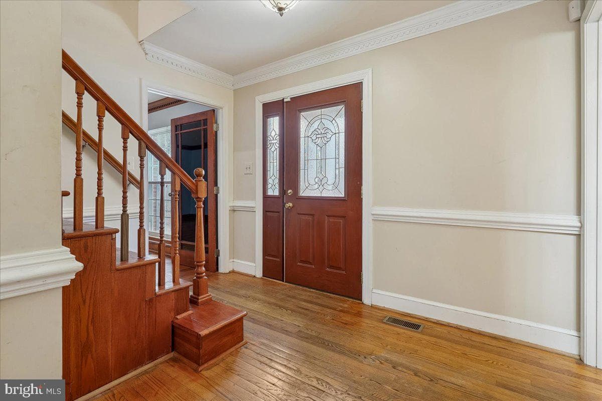 4790 Stonehurst Drive photo 3