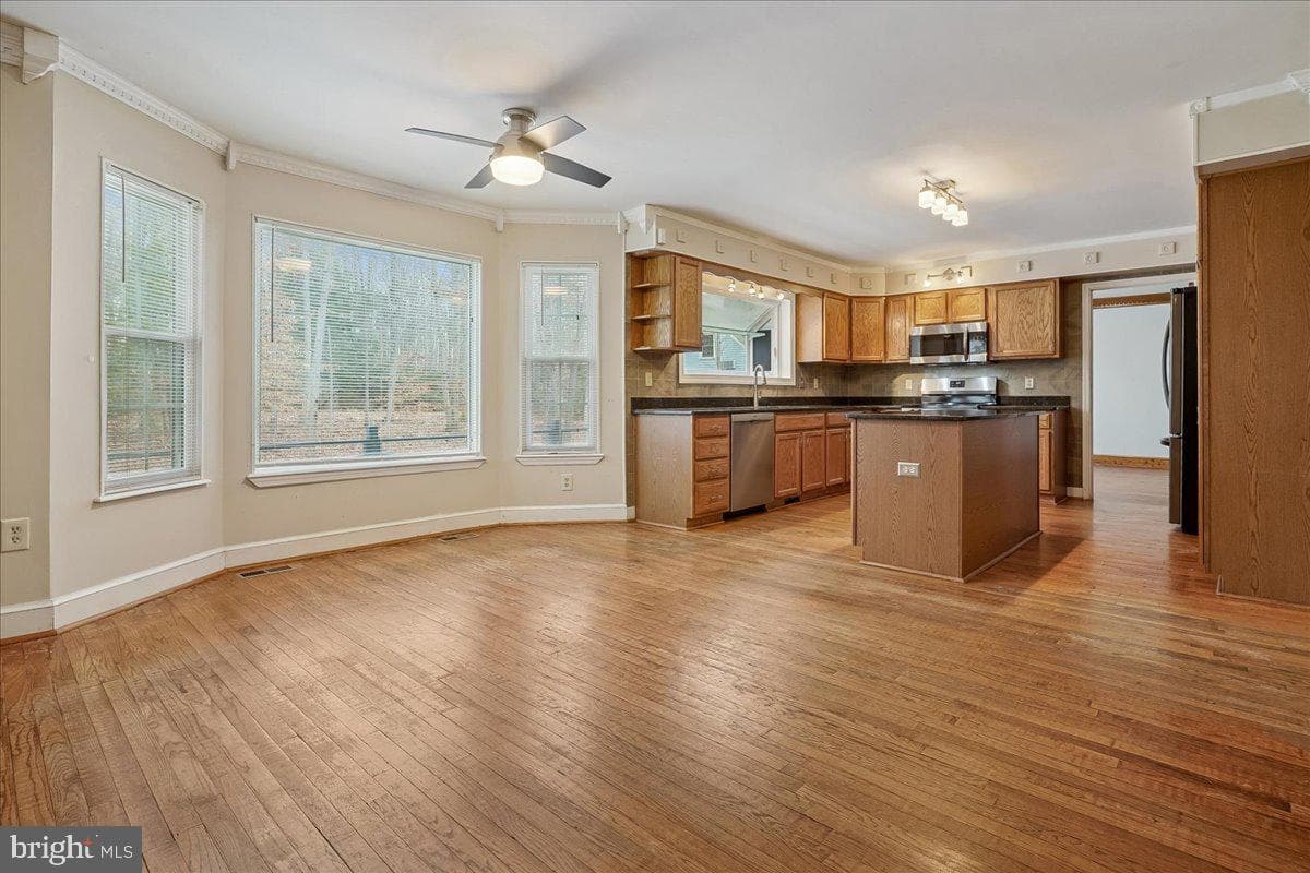 4790 Stonehurst Drive photo 7