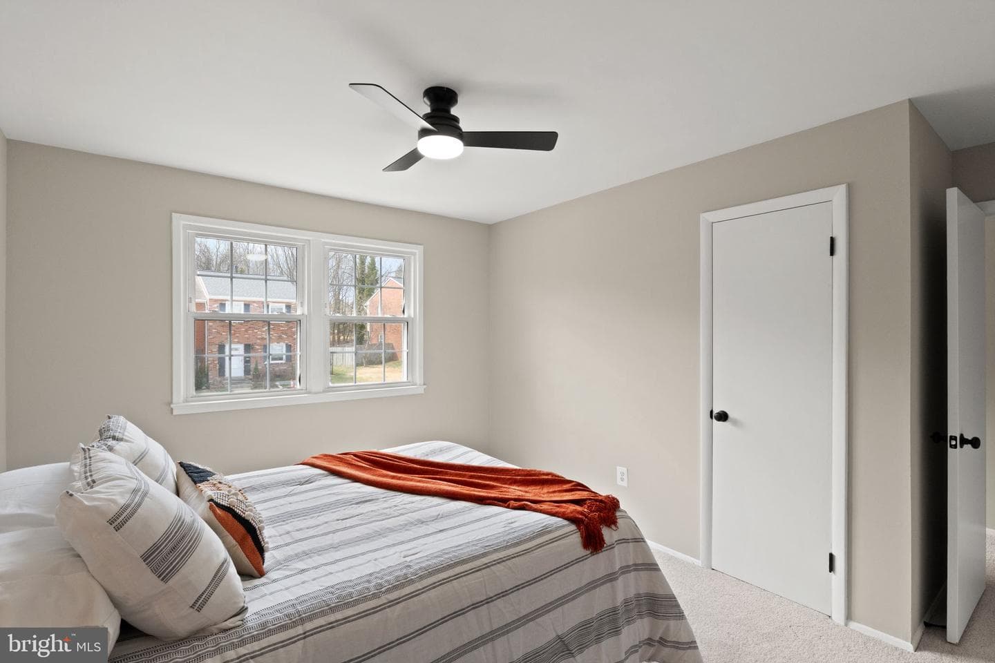 14623 Bakersfield Street photo 27