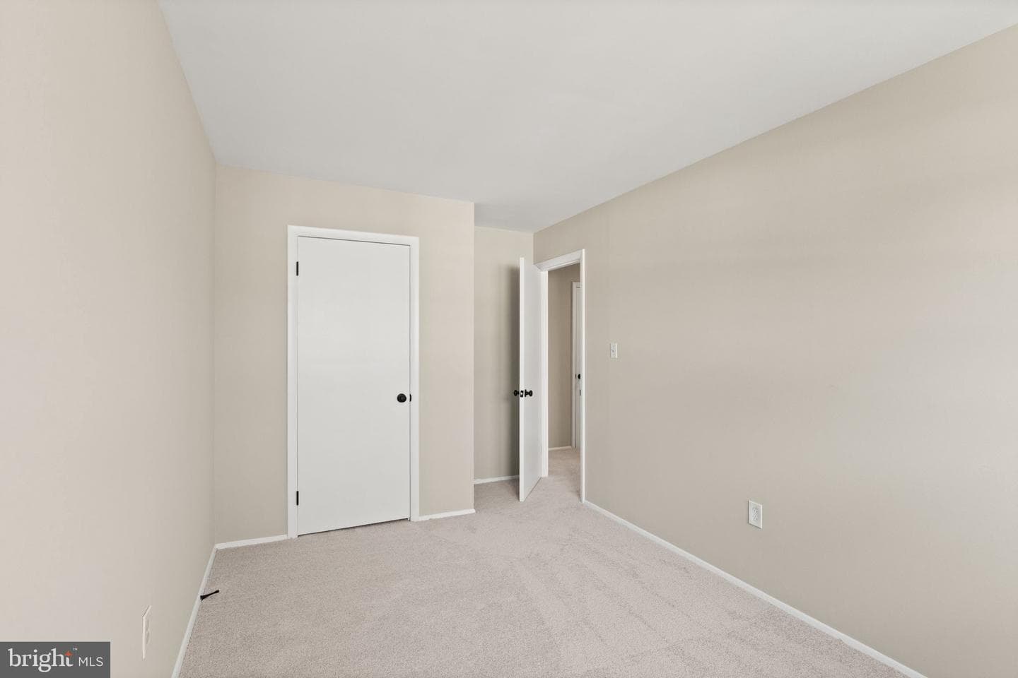 14623 Bakersfield Street photo 32