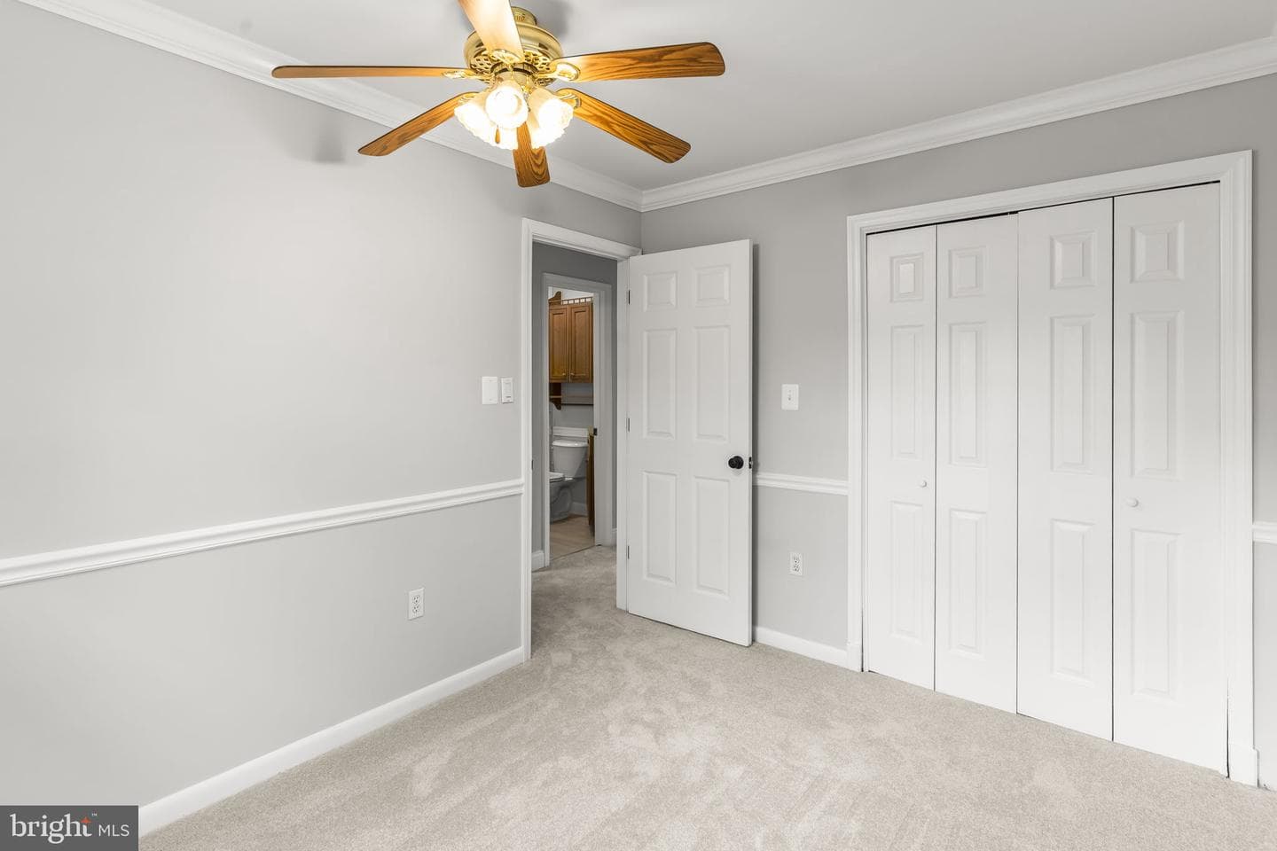 9649 Norfolk Street photo 14