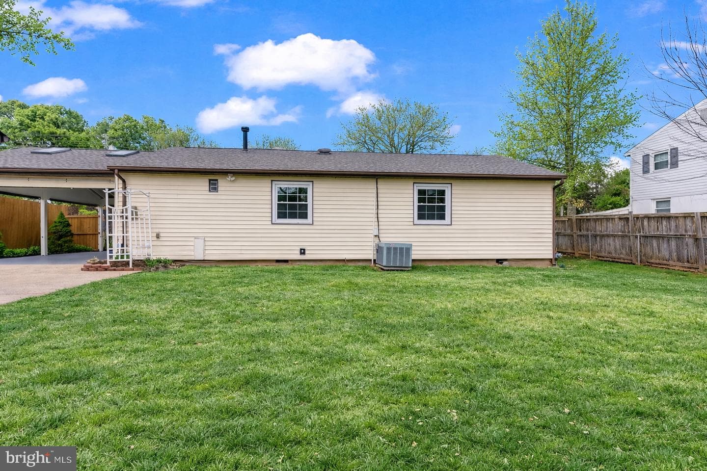 9649 Norfolk Street photo 23