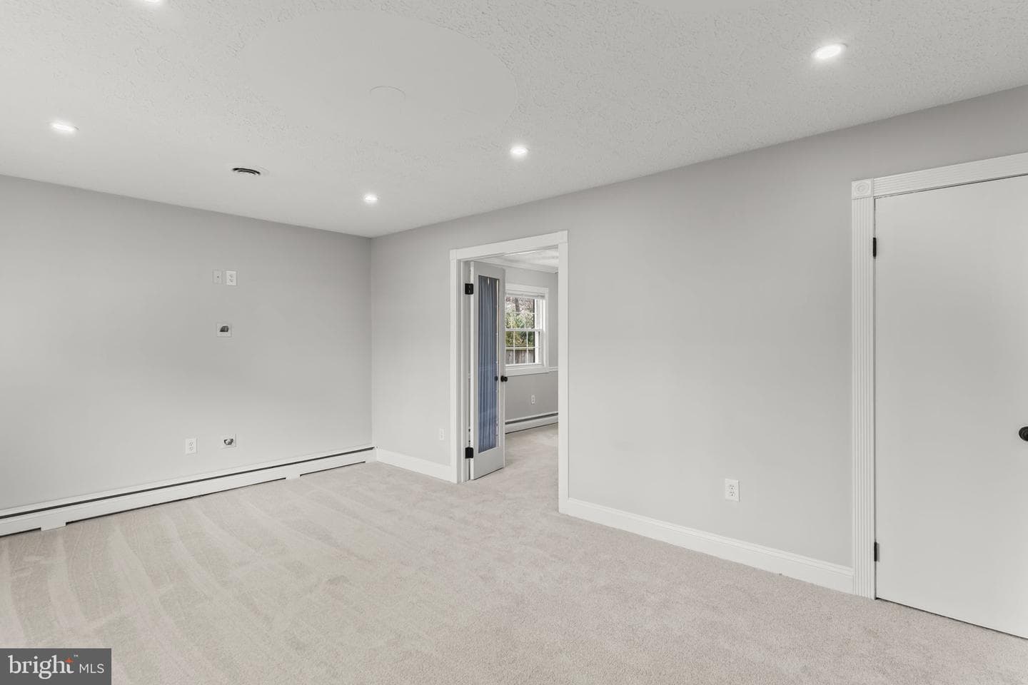 9649 Norfolk Street photo 9