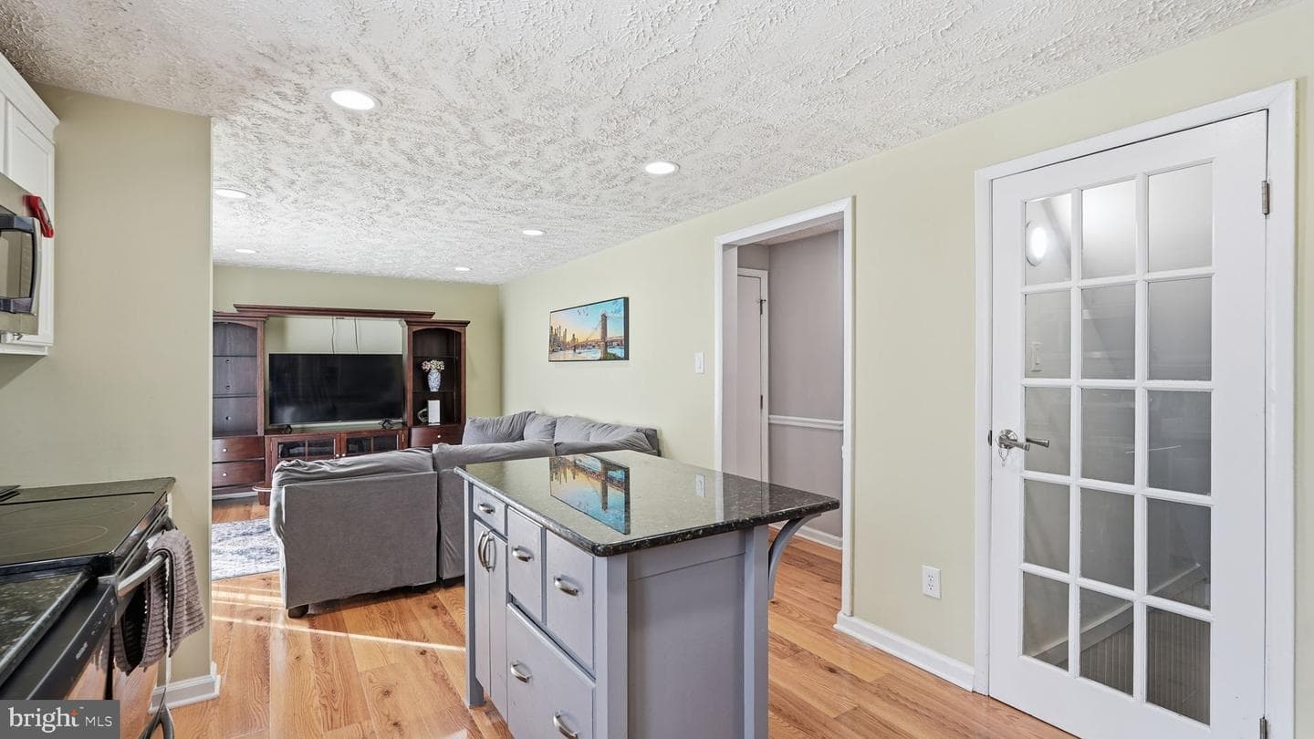 16041 Macedonia Drive photo 11