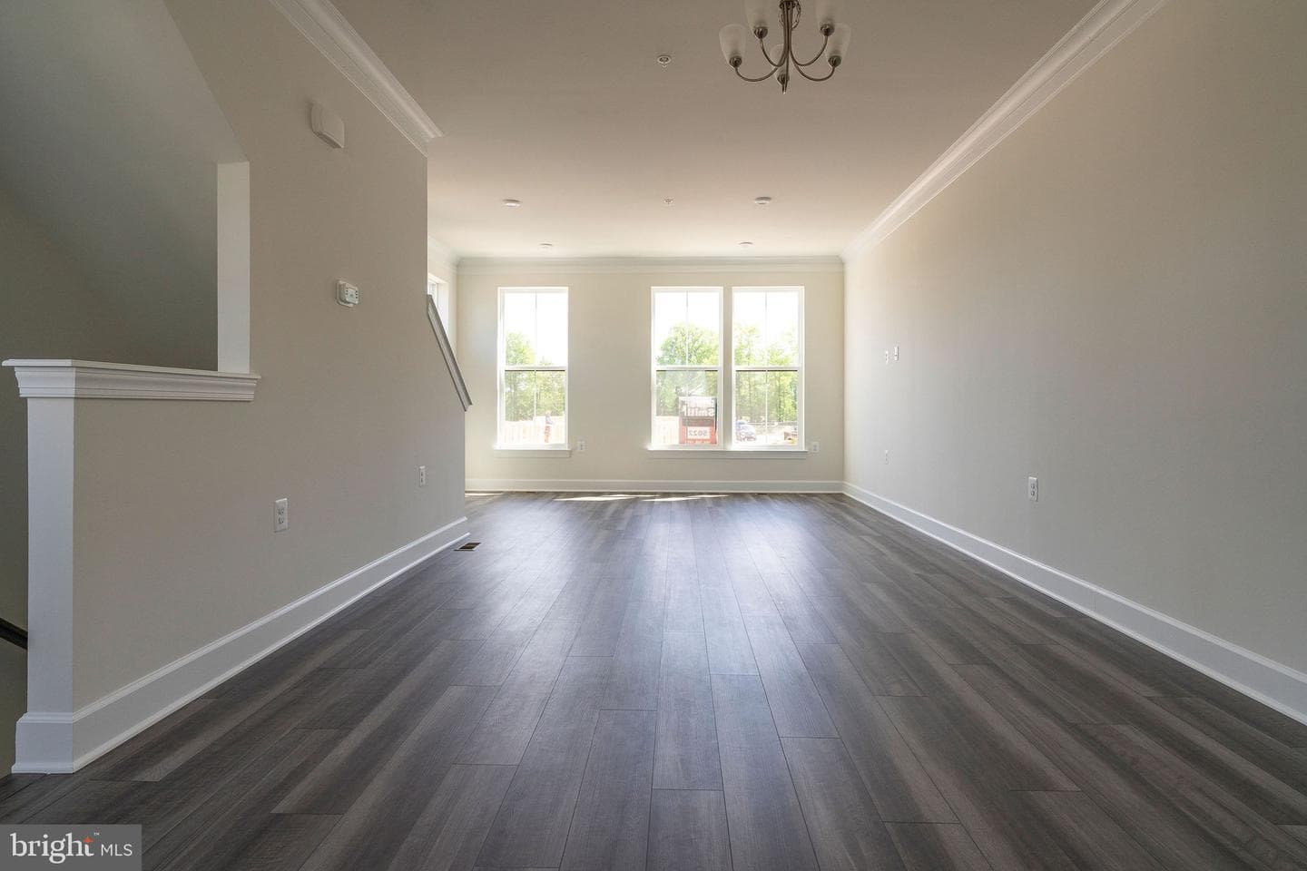 592 Watermans Drive photo 5
