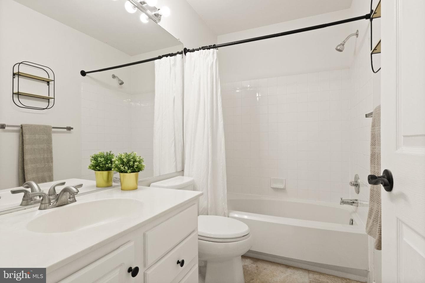 11521 Bertram Street photo 38
