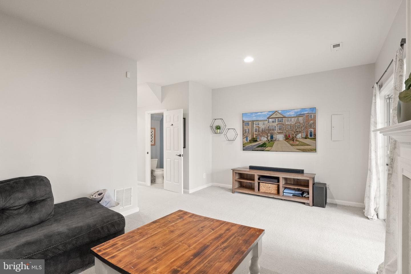 11521 Bertram Street photo 44