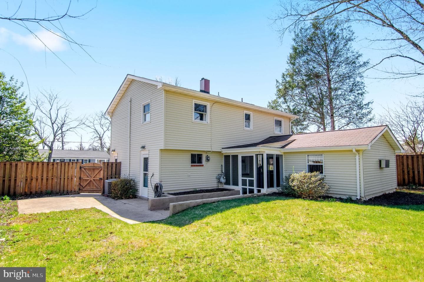 9608 Lafayette Avenue photo 32