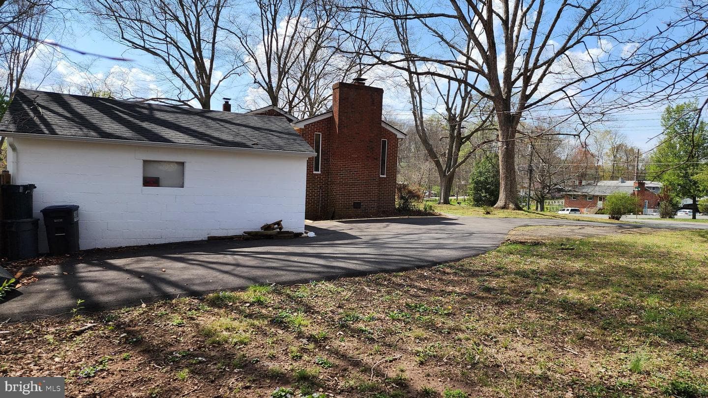 8405 Rugby Road photo 3