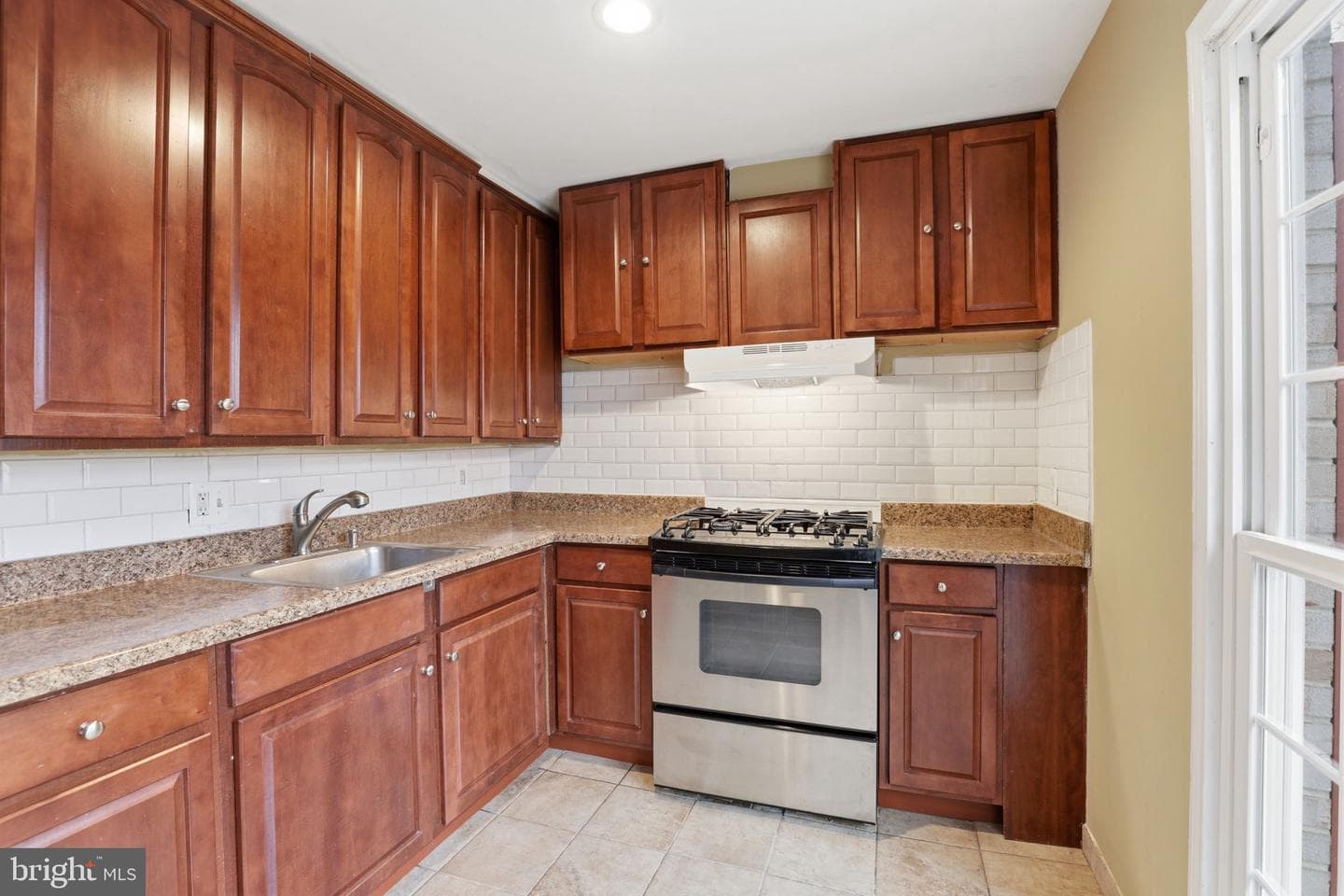 10107 Henry Court photo 7