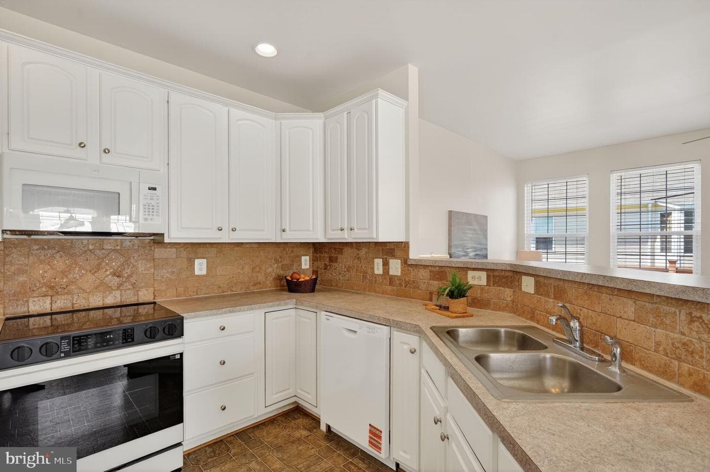 16837 Four Seasons Drive photo 13