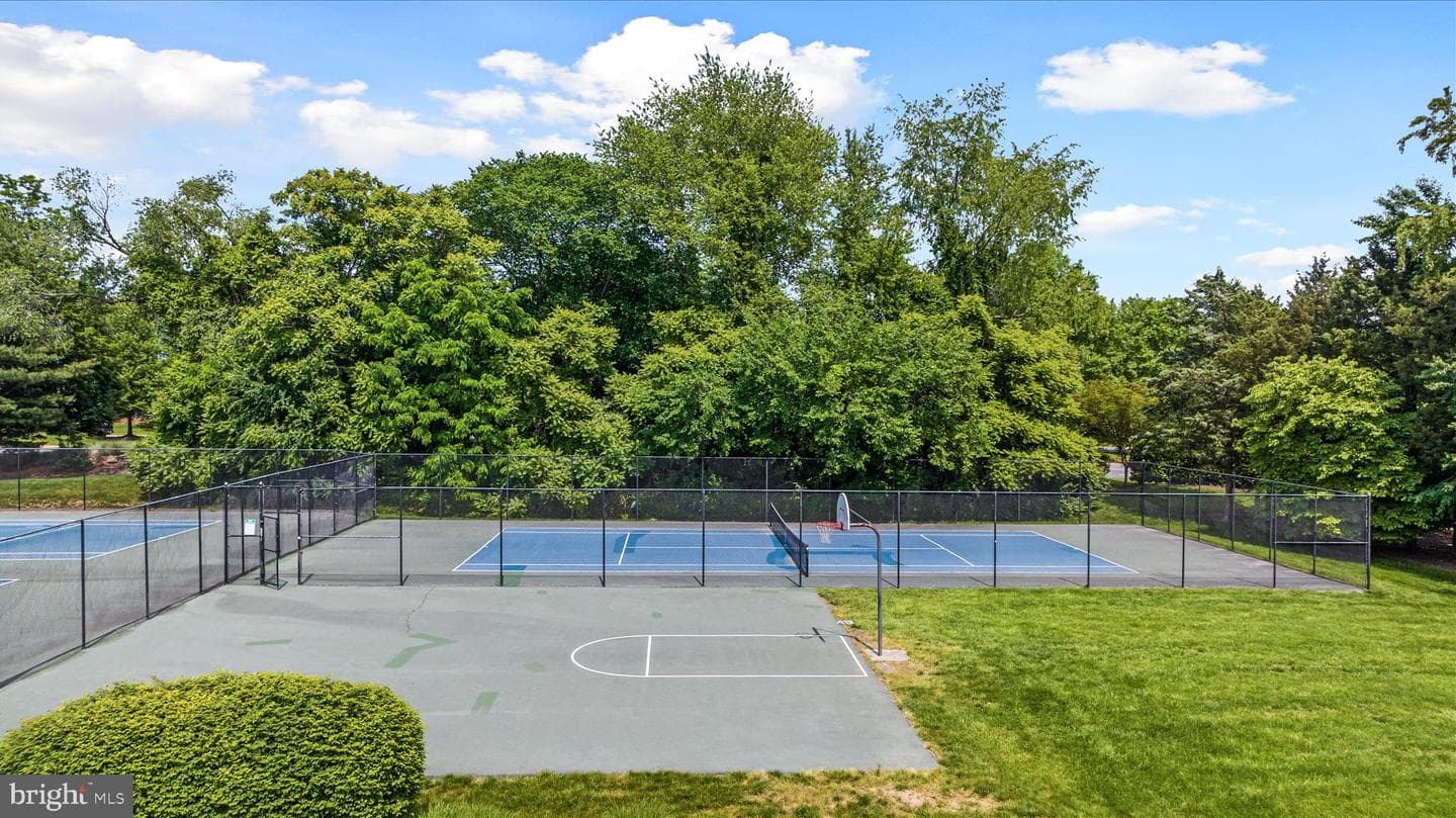 8107 Landfall Court photo 79