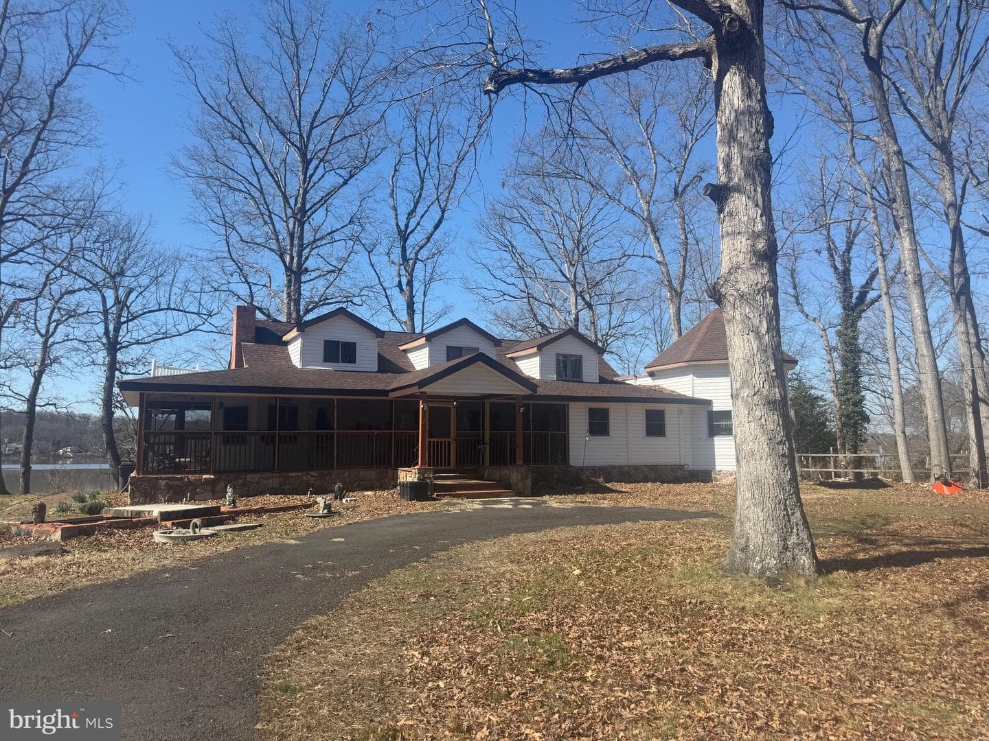 18330 Possum Point Road photo 2