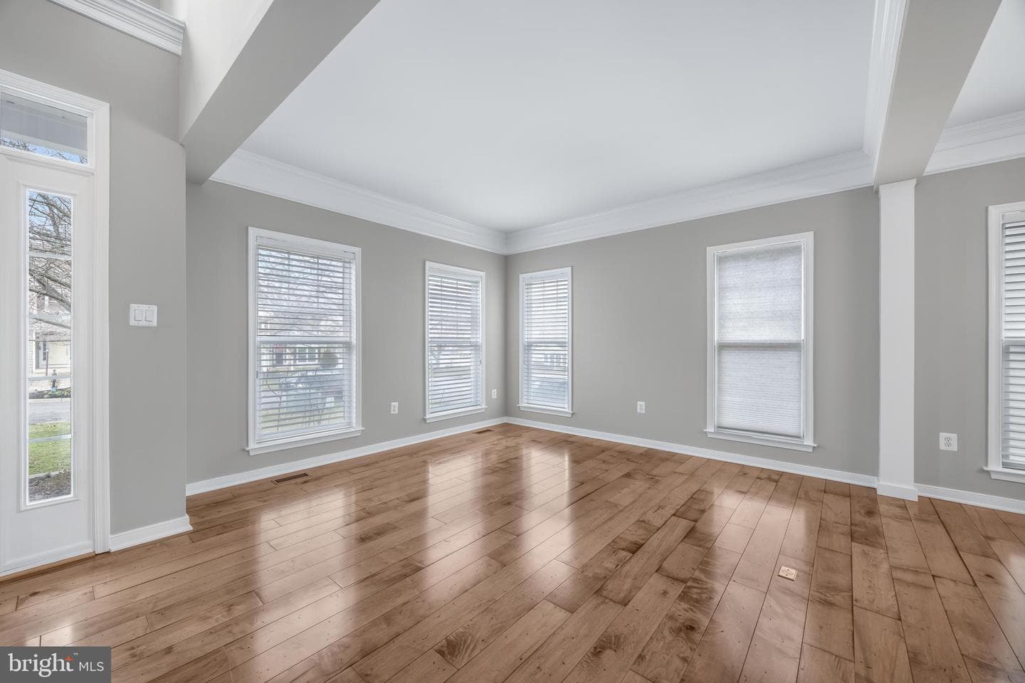 4925 Breeze Way photo 11