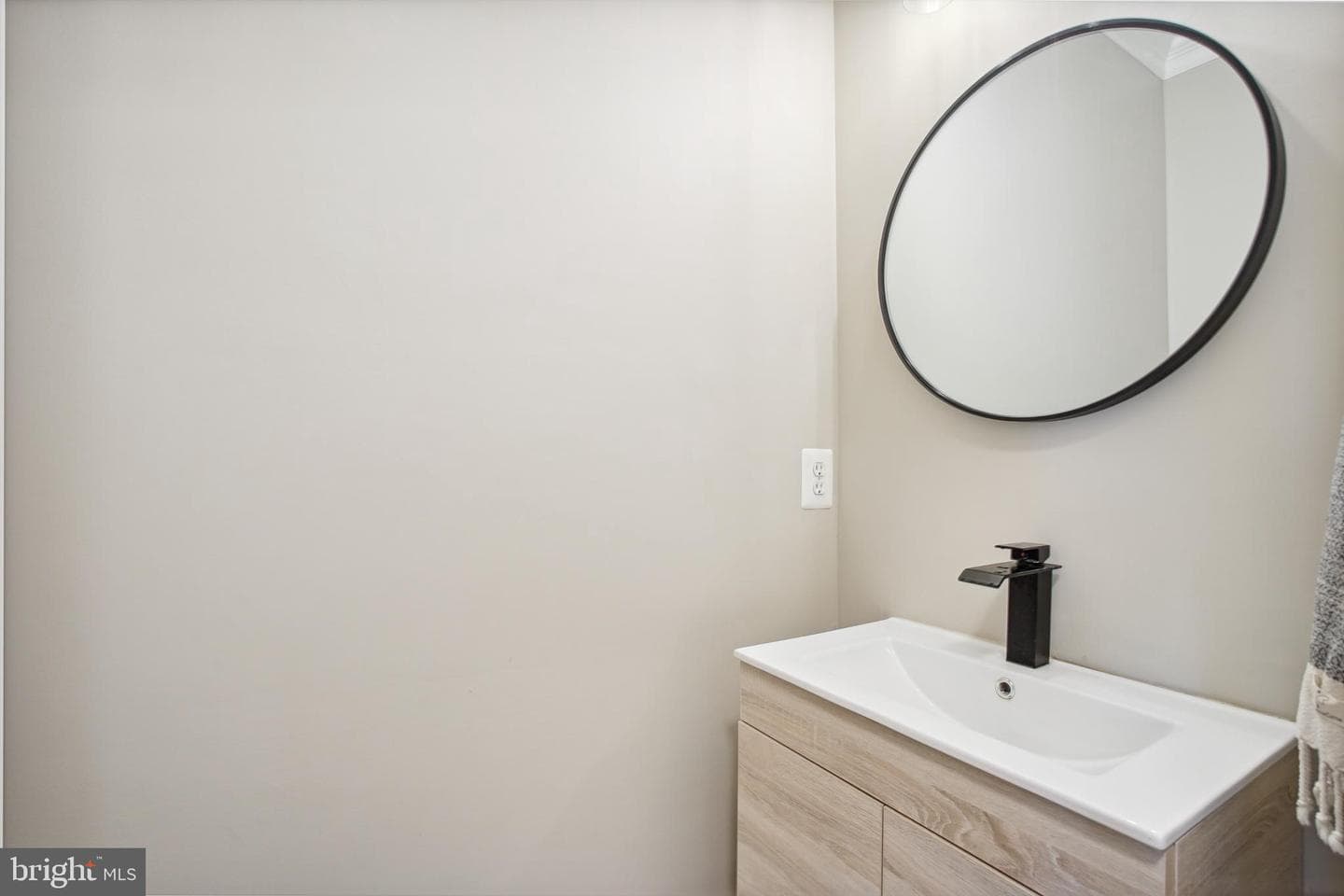 4925 Breeze Way photo 36