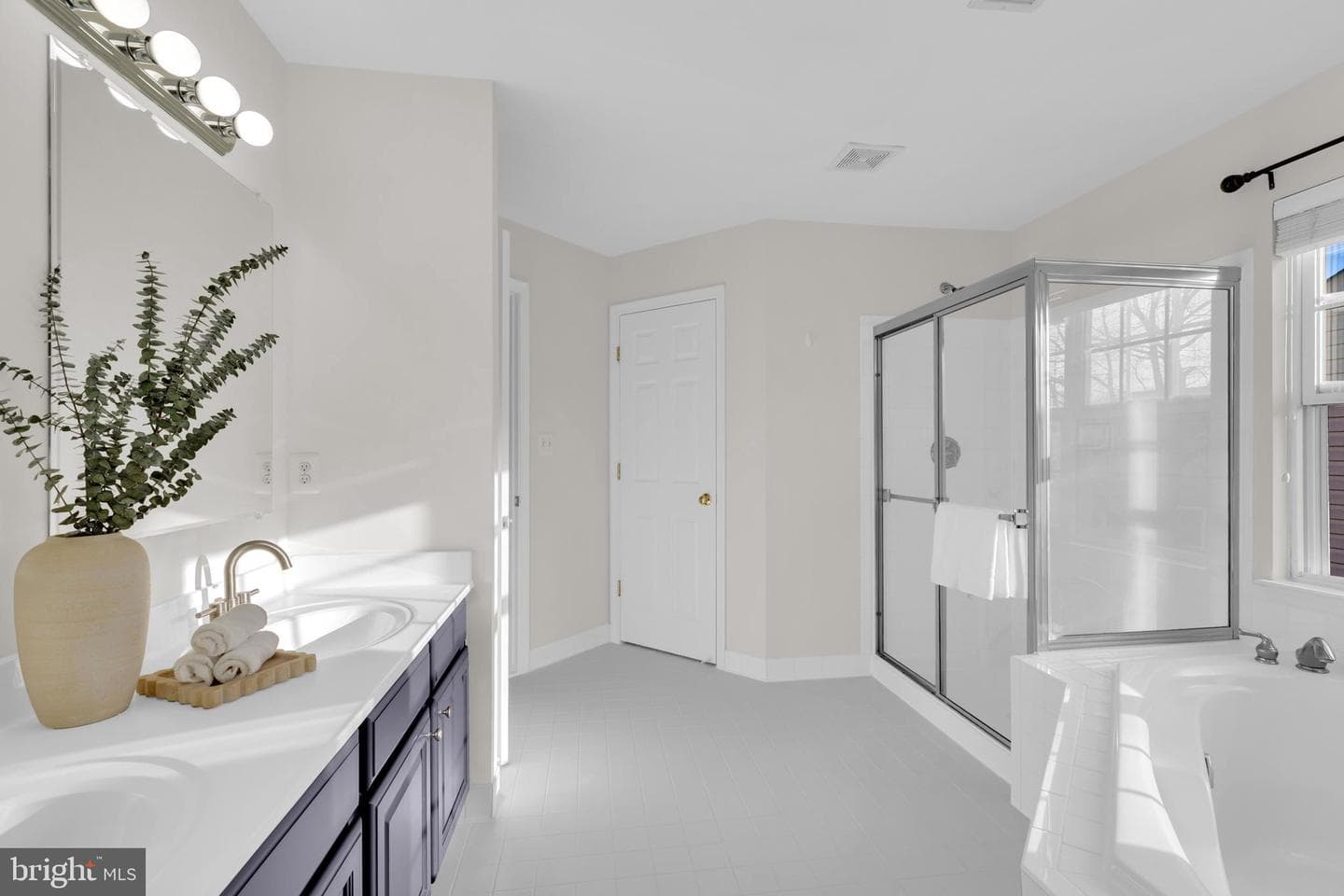 8304 Tenbrook Drive photo 25