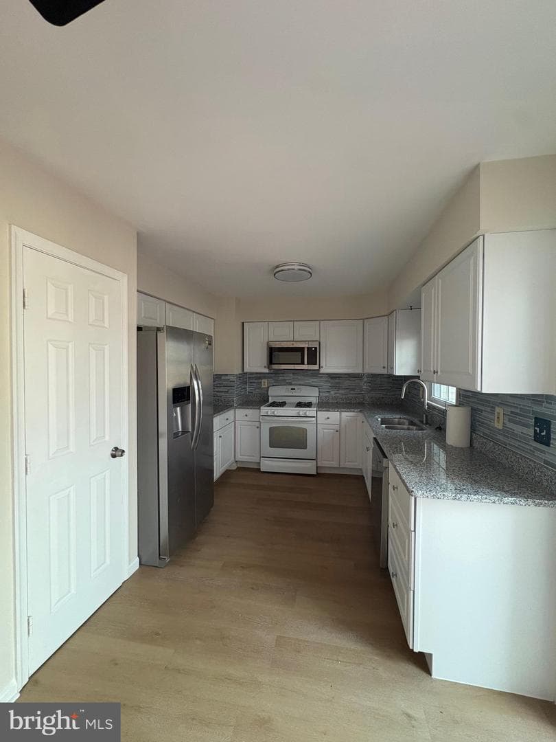 14471 Whisperwood Court photo 5