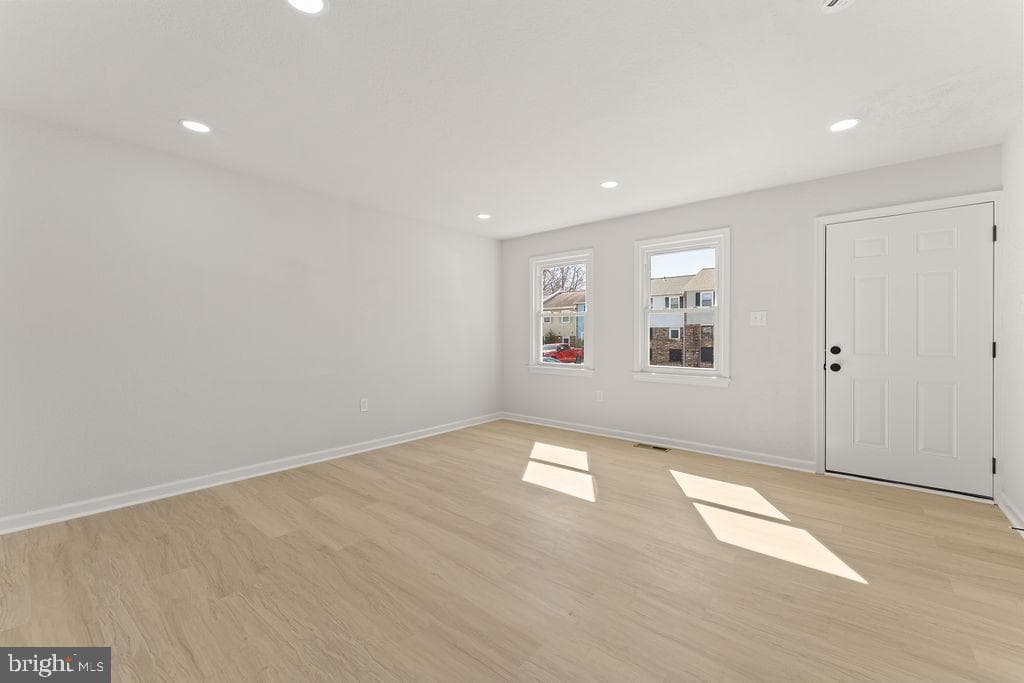 4612 Charlton Court photo 4