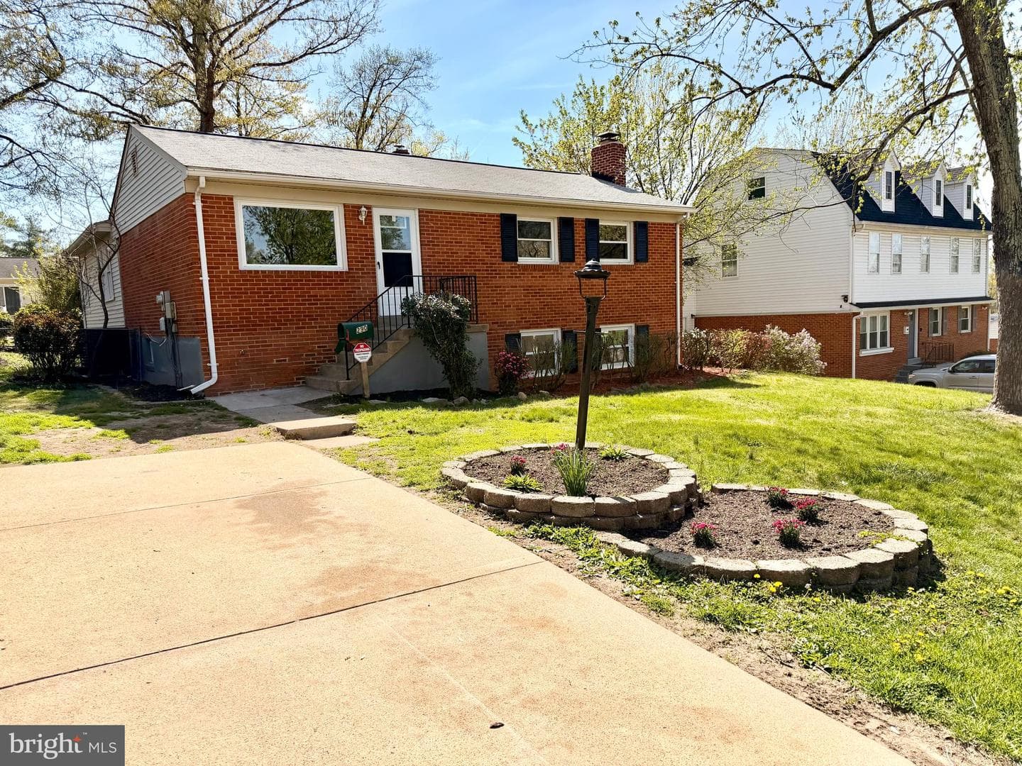 2907 Alliance Lane photo 4