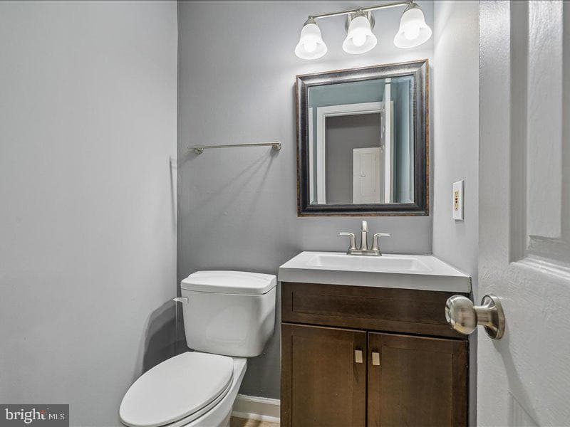 12123 Salemtown Drive photo 5