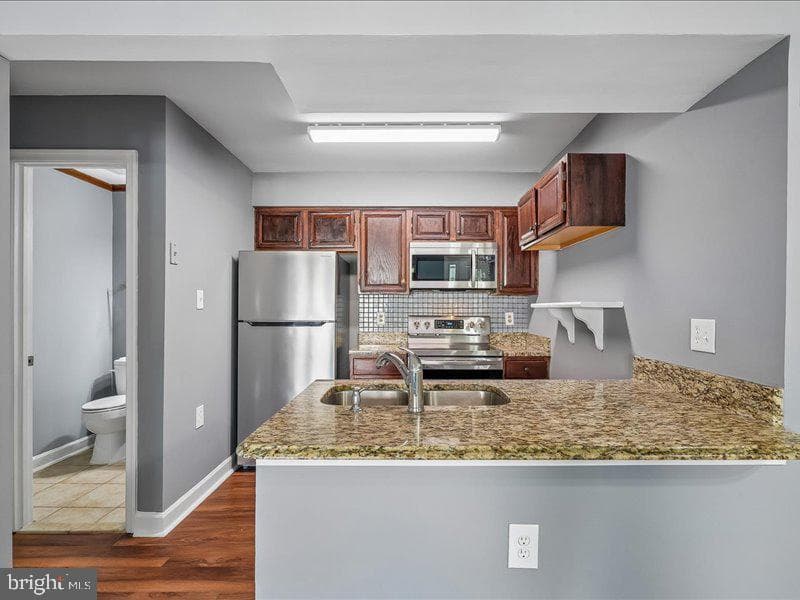 12123 Salemtown Drive photo 9